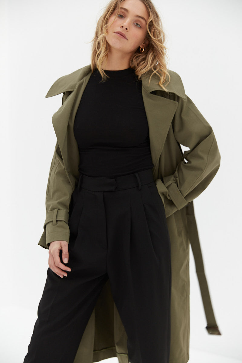 https://cdn.shopify.com/s/files/1/0864/4252/files/Look_5_ee559a4a-50bd-462c-b828-0ed656ec7741.mp4?v=1597723468