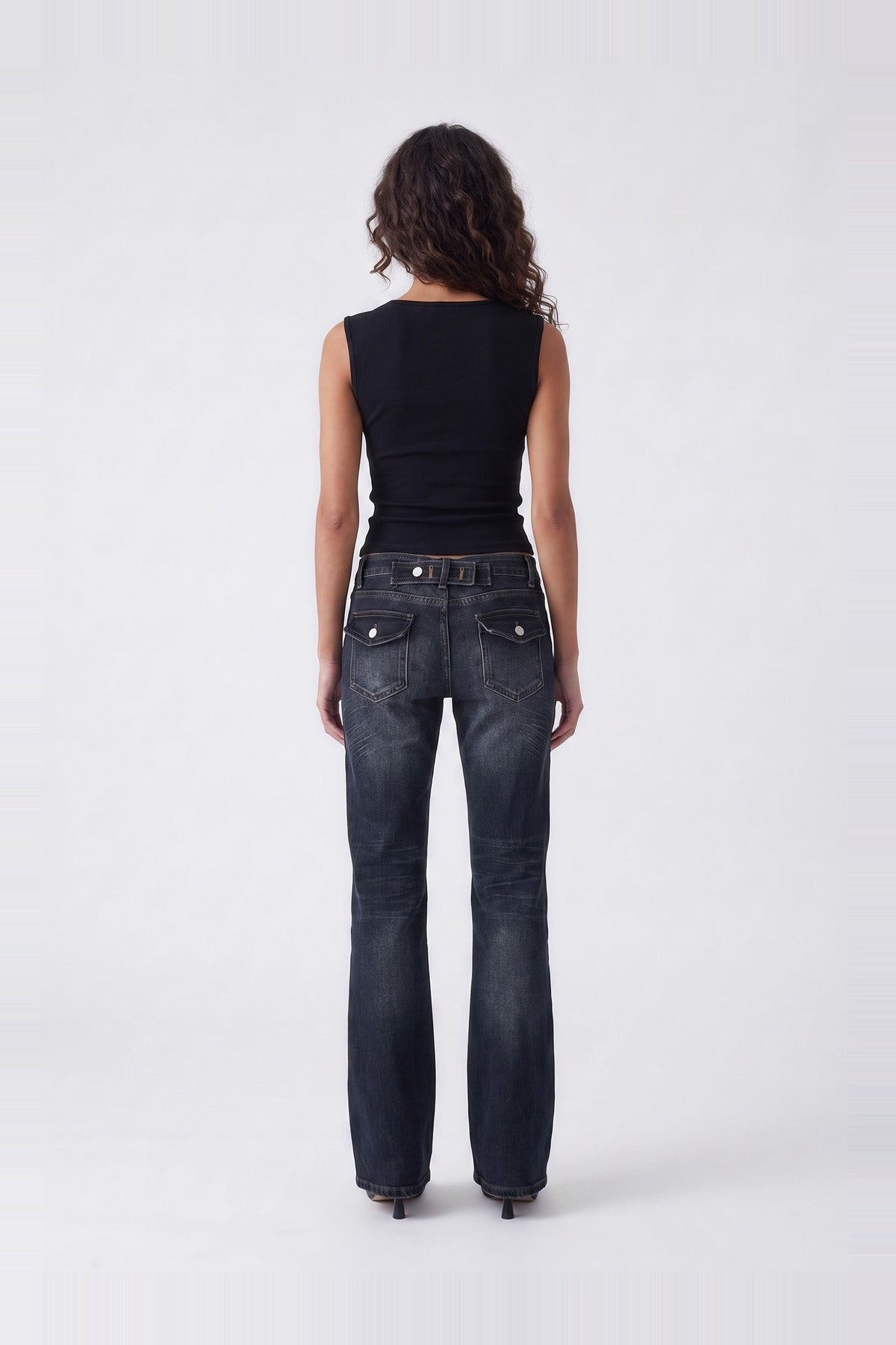Remi Low Front Top Black - back view