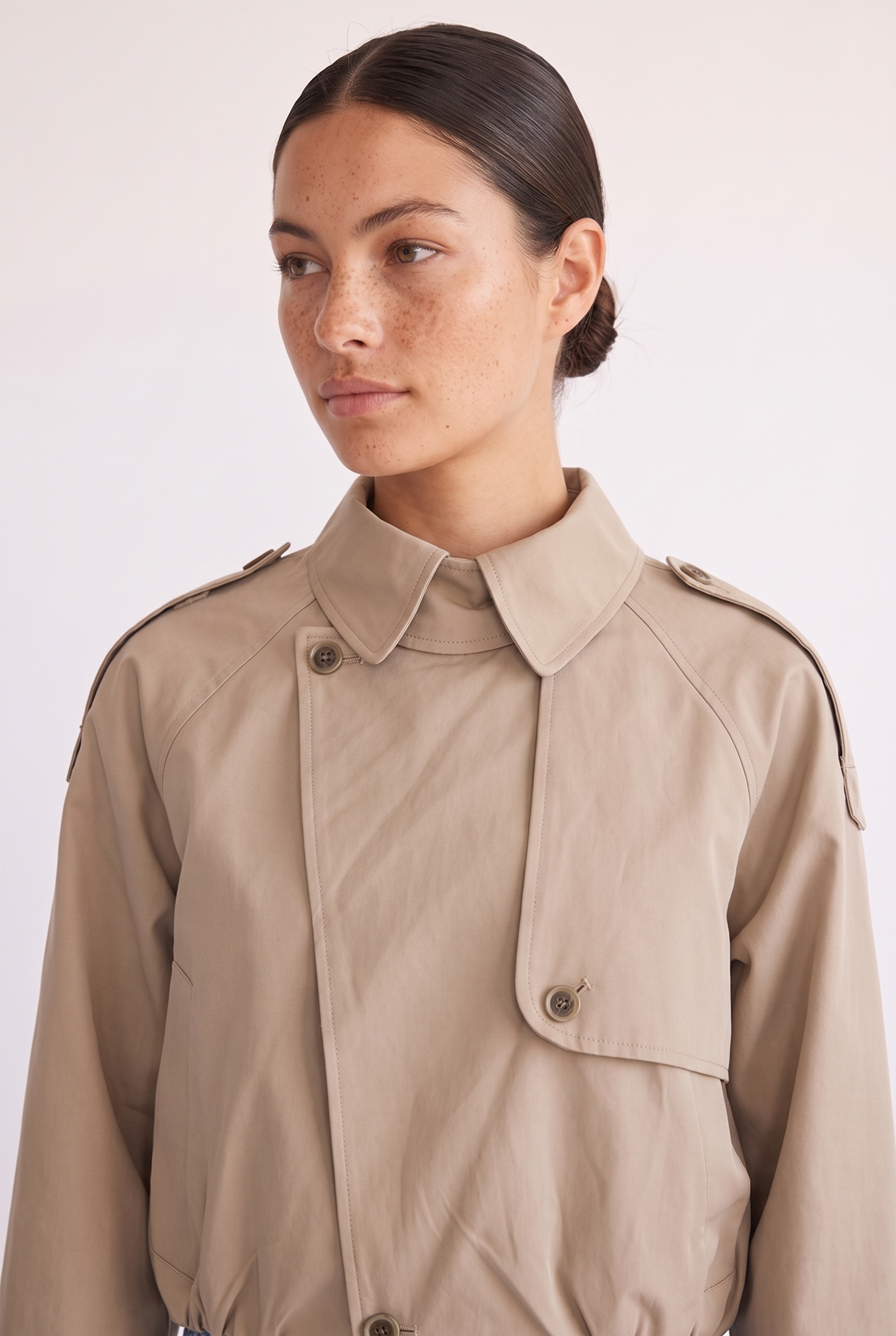 Darcy tan cropped trench coat, fabric and collar detail