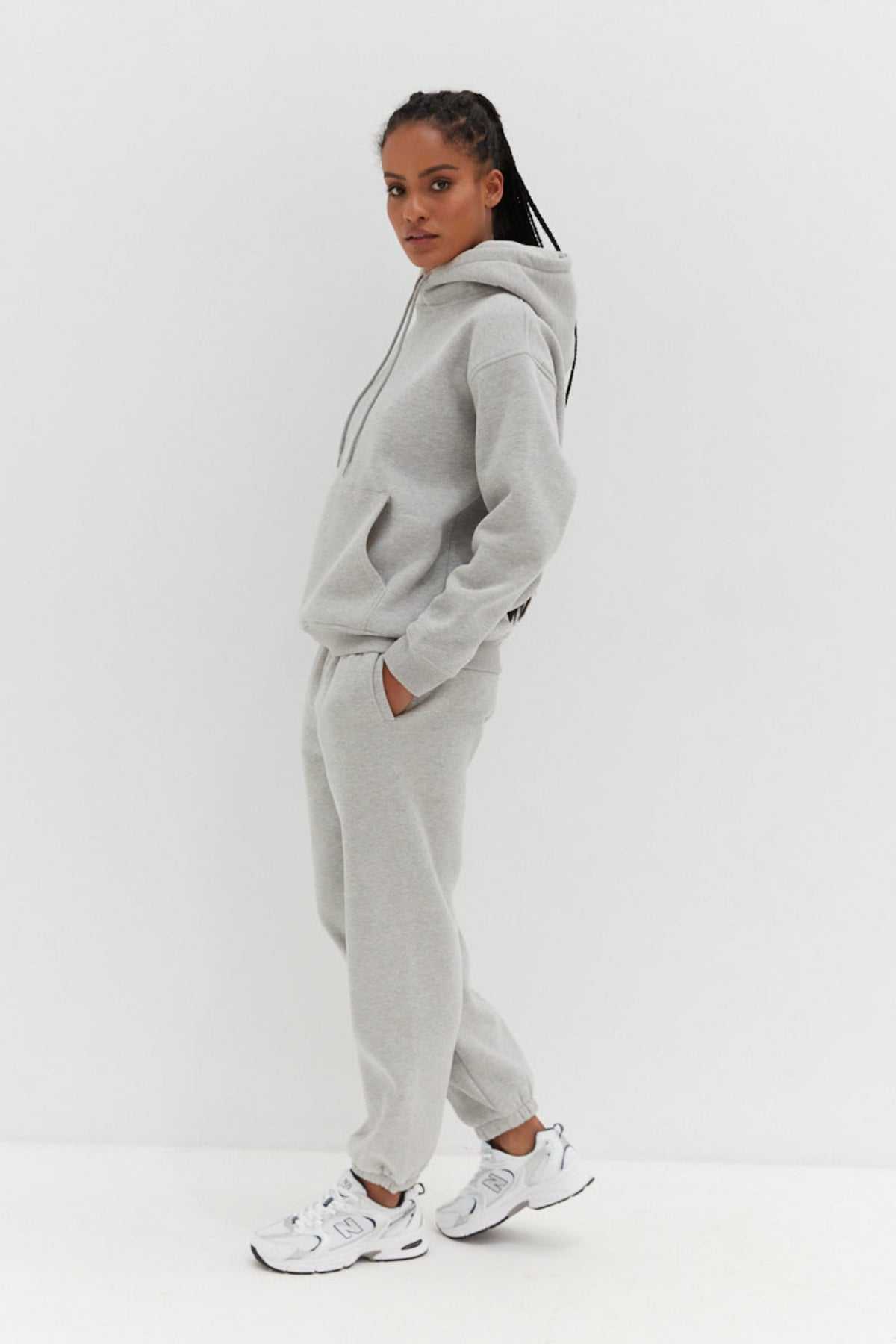 https://cdn.shopify.com/s/files/1/0864/4252/files/look_1_5f0fc6fc-c0a0-4207-ae96-129dcddb6de1.mp4?v=1621907712