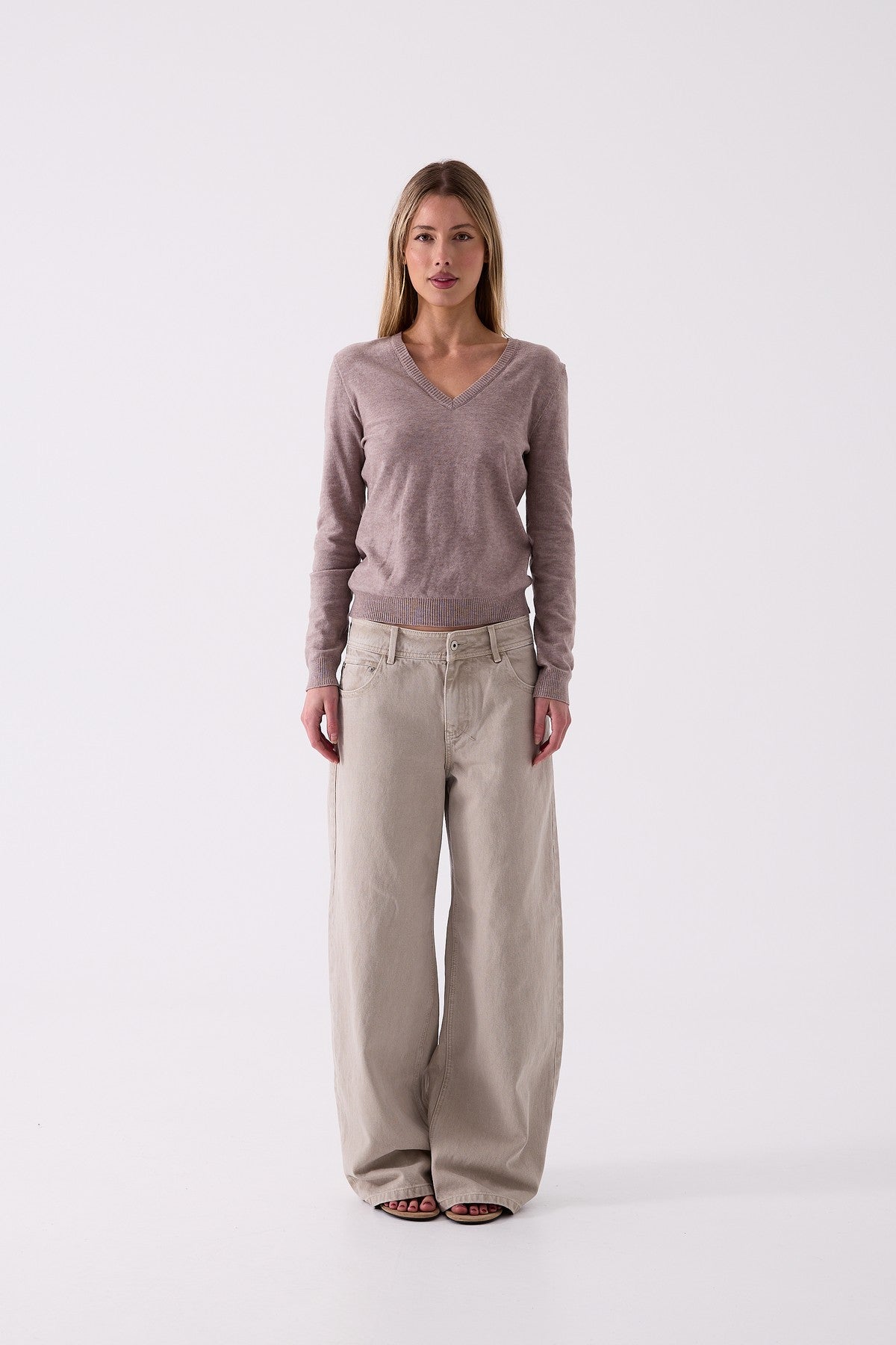 Anouk V-Neck Knit in Beige – side view