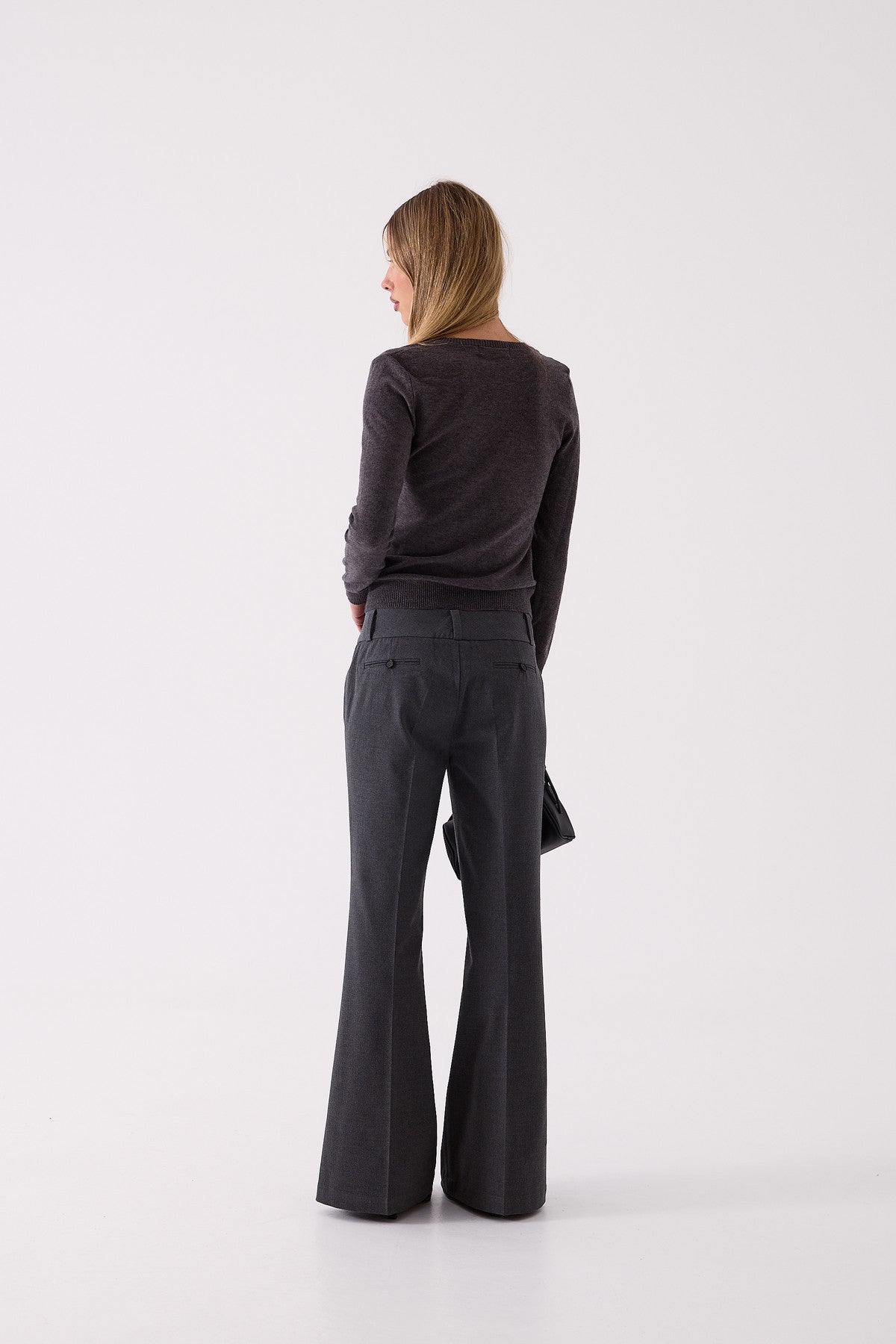 Anouk V-Neck Knit in Grey – side view